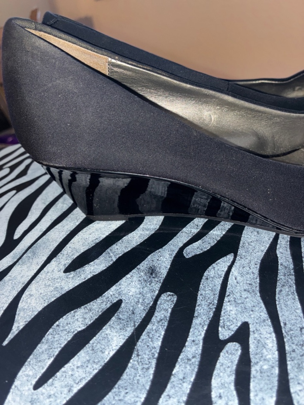 Classic Black Bandolino Women's Dress Pumps - Elegant Everyday Heels - Picture 8 of 16